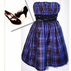 🆕Plaid strapless full mini holiday dress